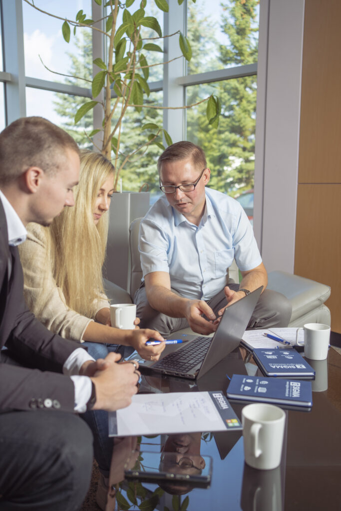 Besprechungsszene_05